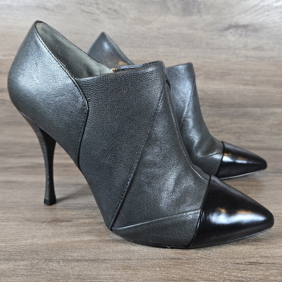 Tory Burch Lorelei Charcoal Gray Black Leather Point Toe Ankle Boot Bootie Sz 7M - Picture 15 of 16